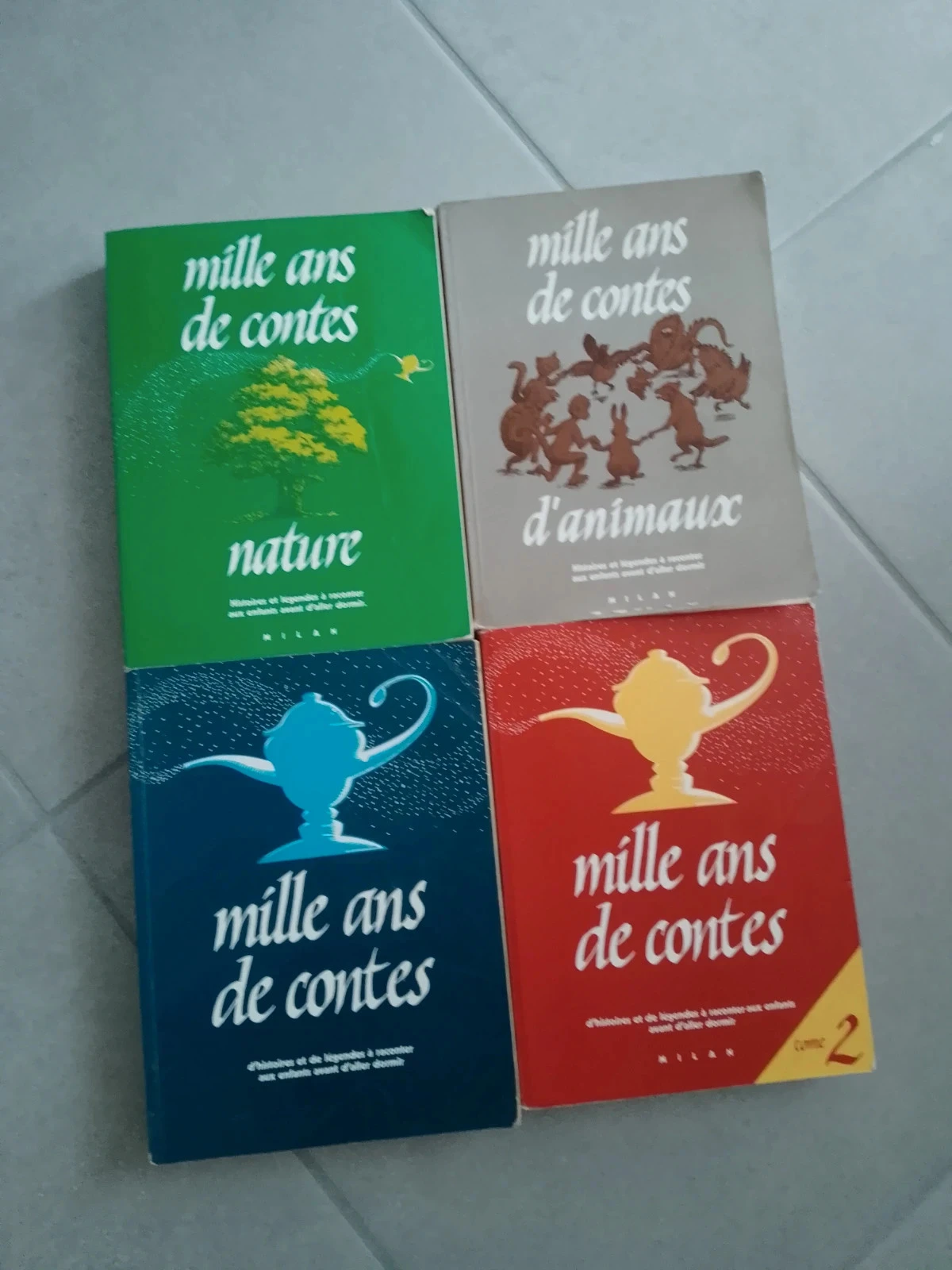 Lot de 4 gros livres mille ans de contes vintages